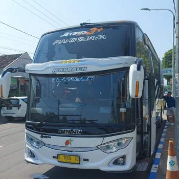 Bus pariwisata 